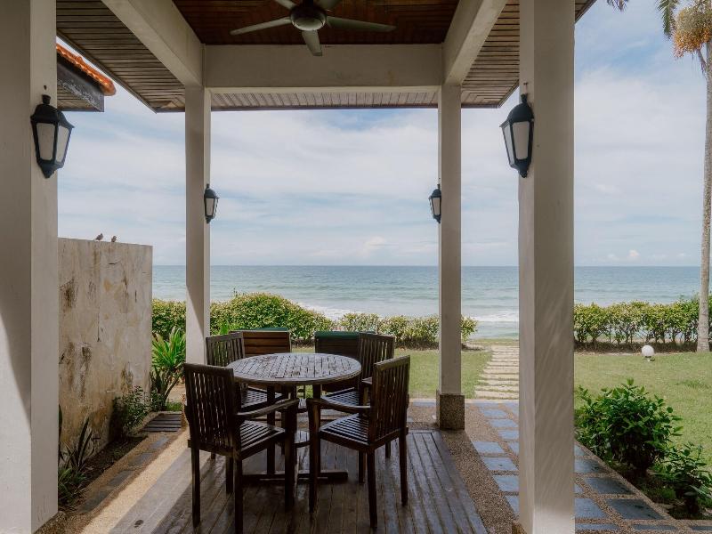 Borneo Beach Villas image