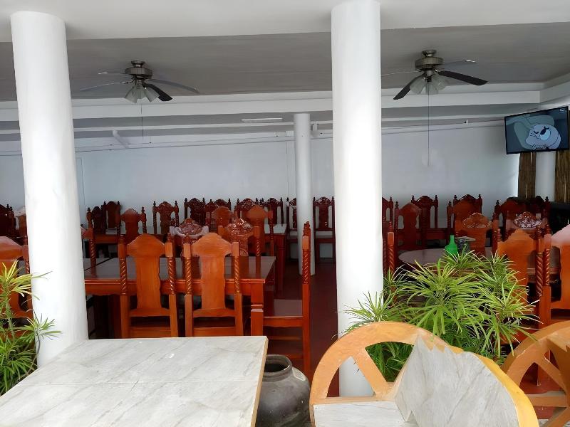 Palm Grove Saud Holiday Complex Hotel