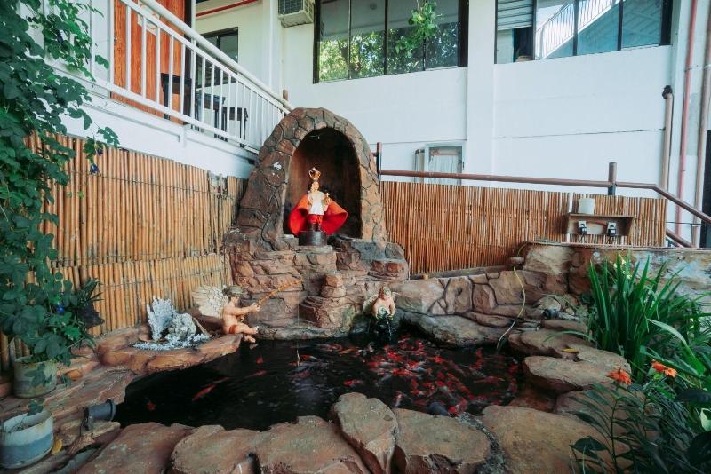 Skylodge Resort