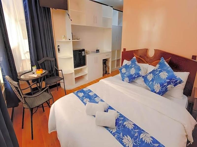 Skylodge Resort