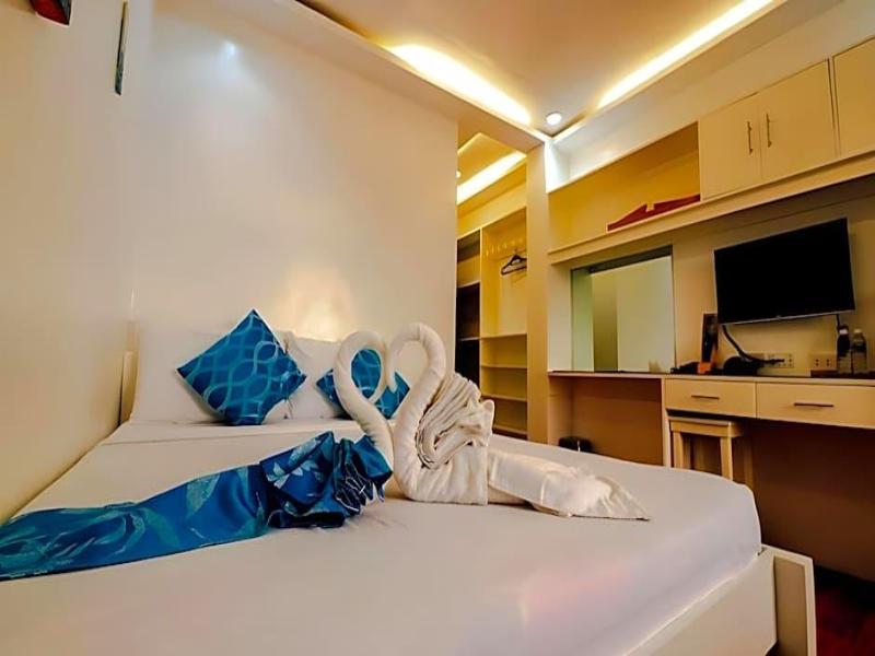 Skylodge Resort