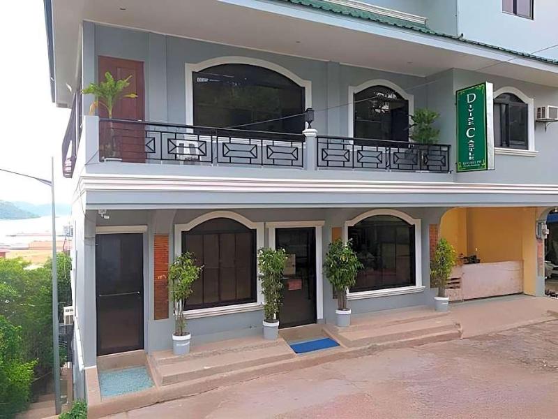 Divine Castle Travelers Inn image