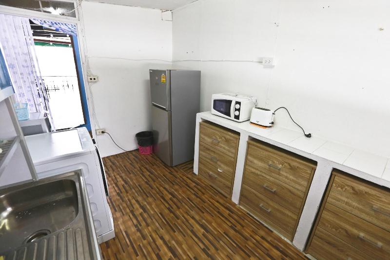 Zee Thai Hostel image