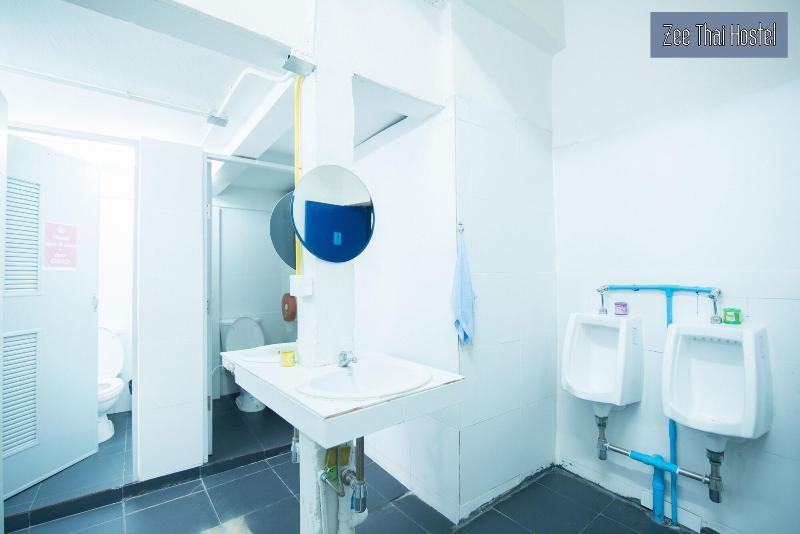 Zee Thai Hostel image