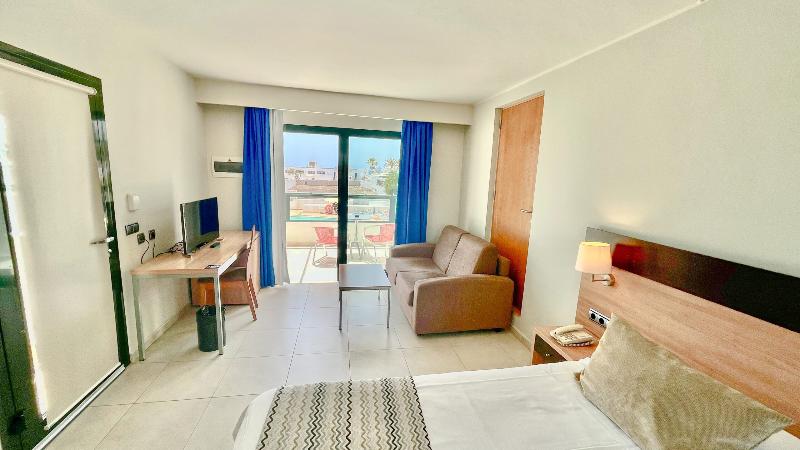 Hotel Pocillos Playa image