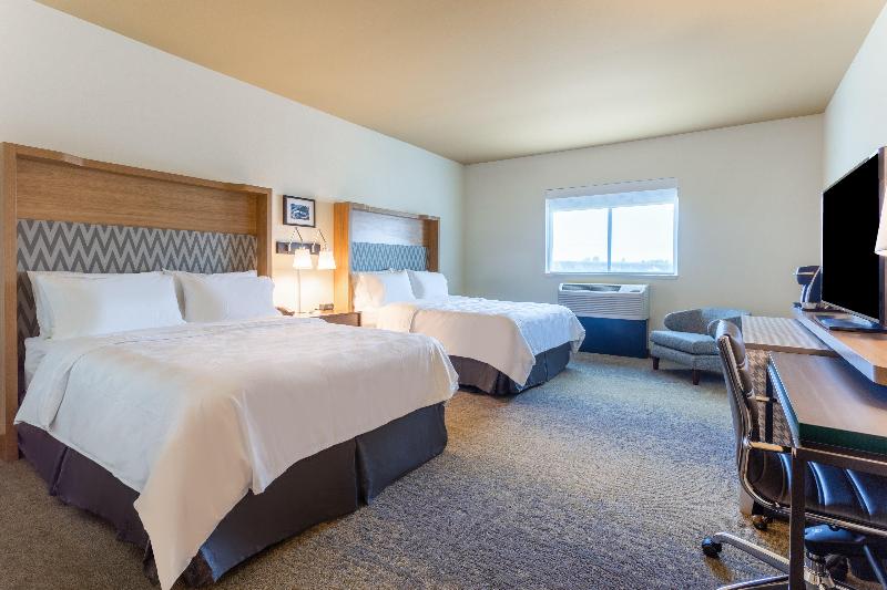 Holiday Inn & Suites Cedar Falls-Waterloo Event Ct photo 19