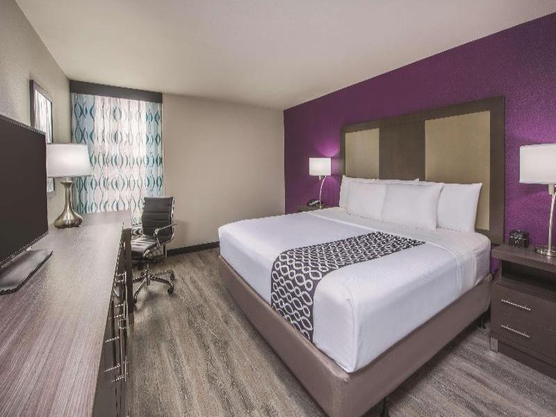 La Quinta Inn Suites Festus St Louis South image