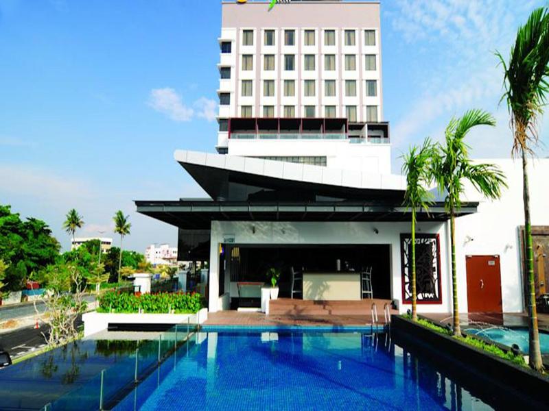 Kings Green Hotel image