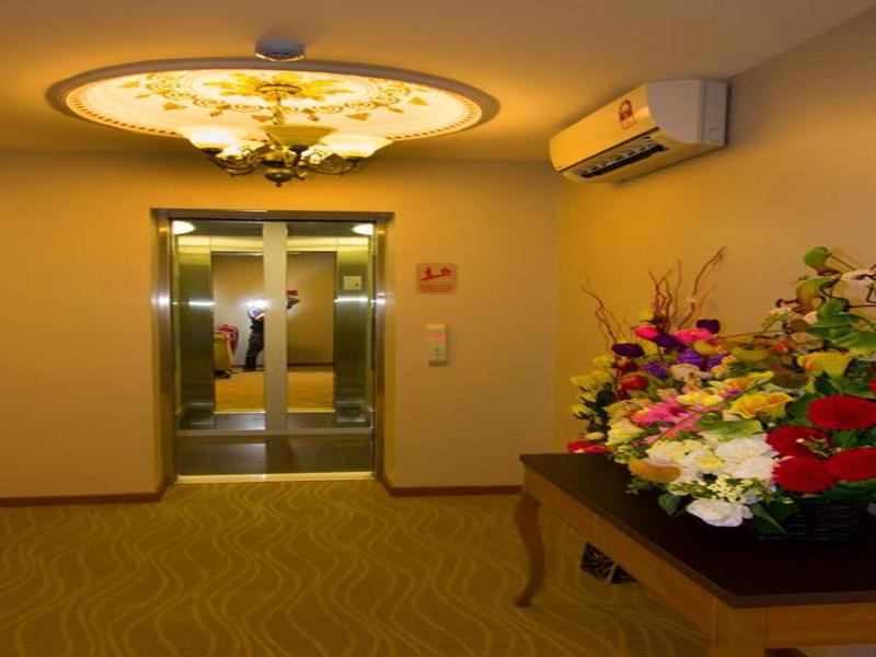 Prince 33 Hotel image