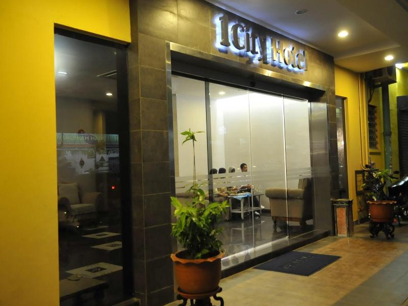 1 City Hotel  image