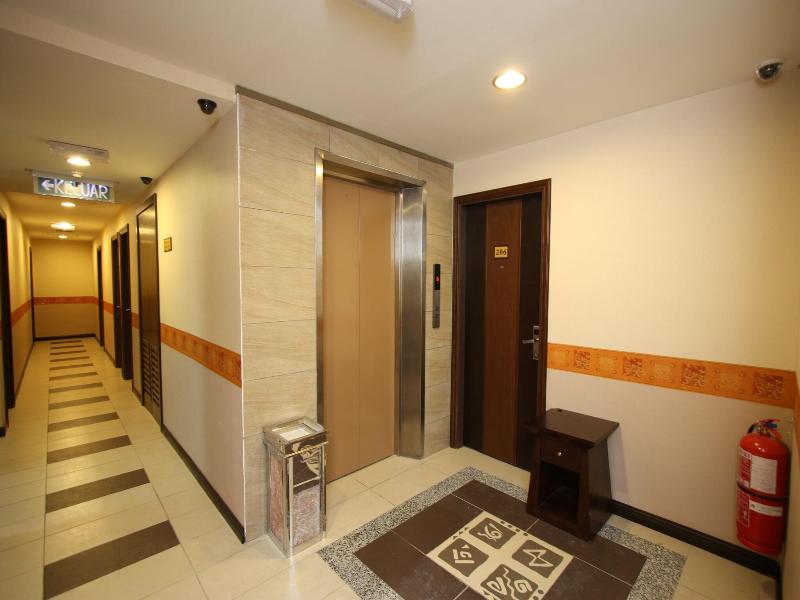 1 City Hotel  image