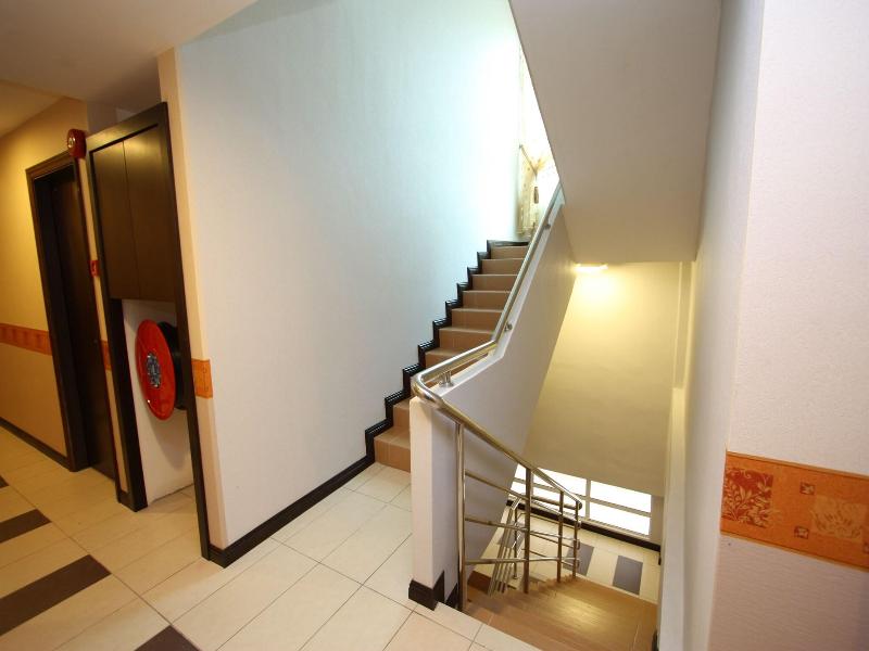 1 City Hotel  image