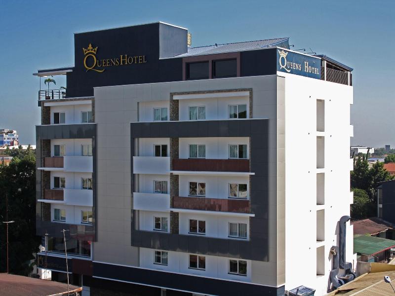 Queens Hotel image