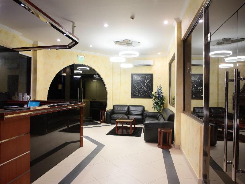 Queens Hotel image