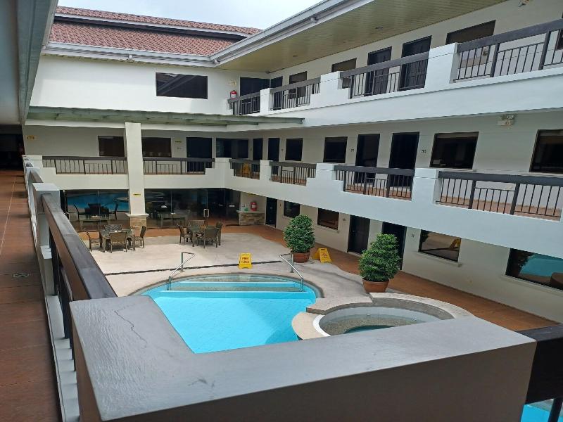 Boomerang Hotel image