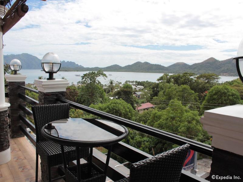 Coron Bancuang Mansion