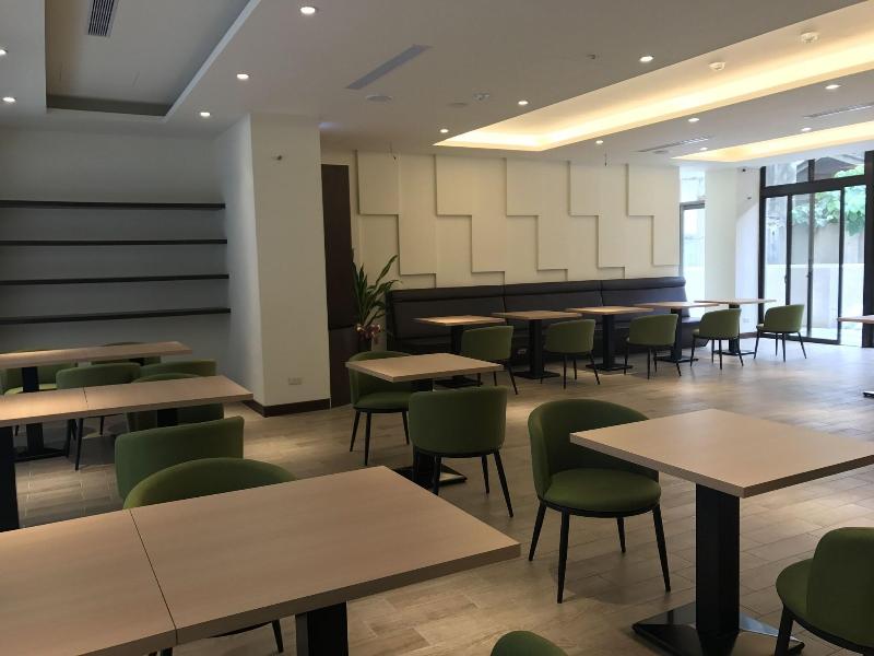 Ml Hotel image