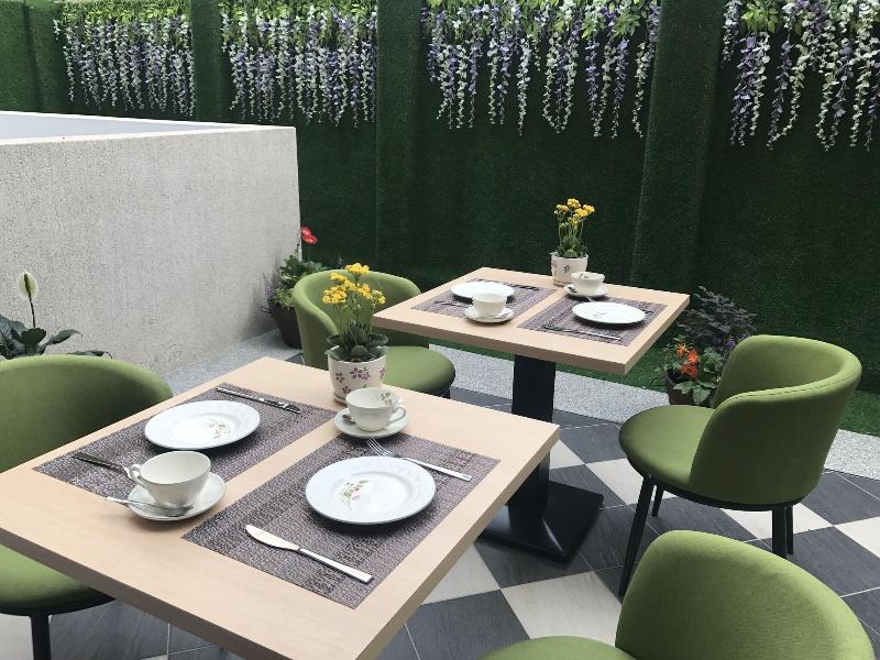 Ml Hotel image
