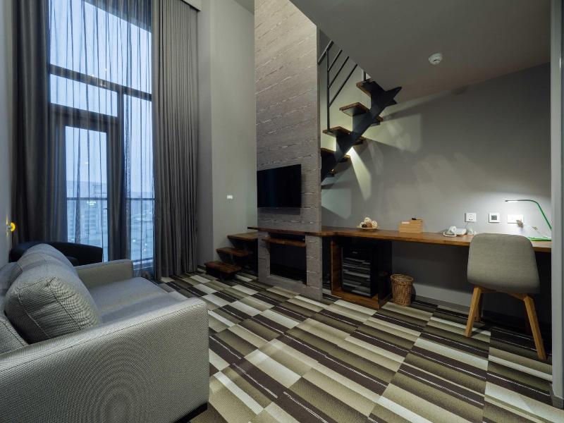 Watermark Hotel - Kaohsiung Main Station image