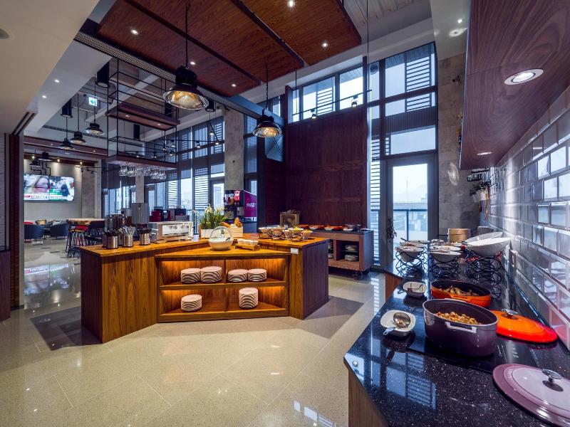 Watermark Hotel - Kaohsiung Main Station image