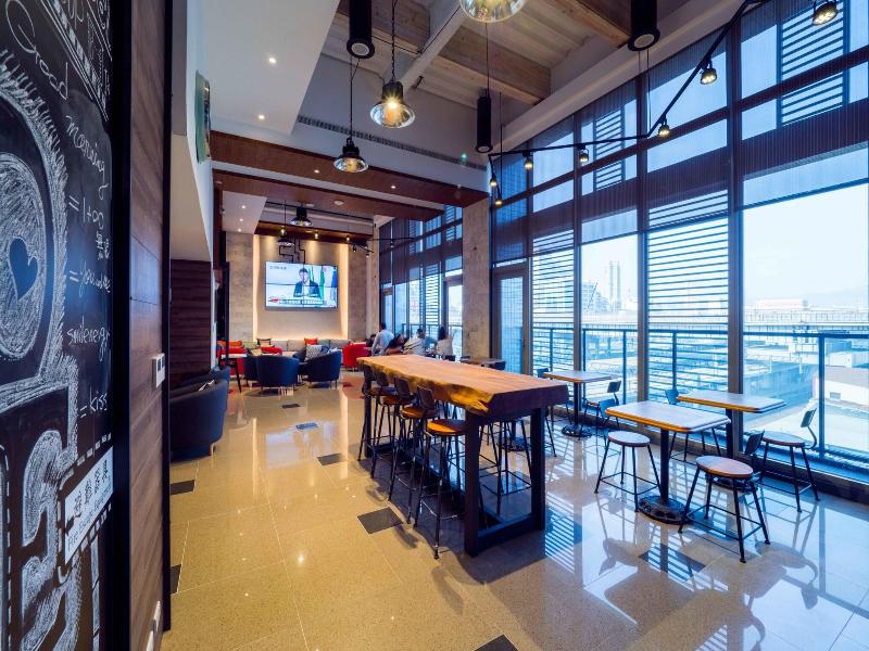 Watermark Hotel - Kaohsiung Main Station image