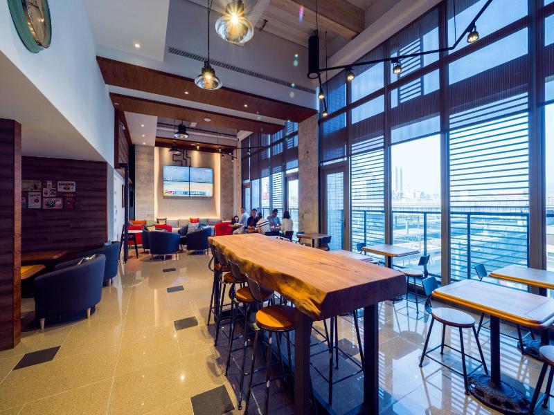 Watermark Hotel - Kaohsiung Main Station image