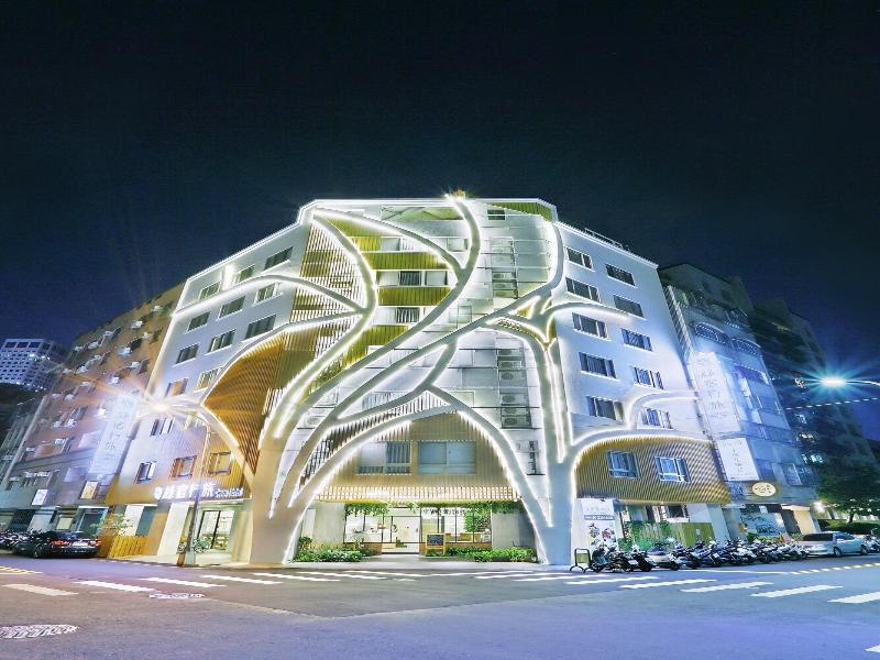 Green Hotel - West District image