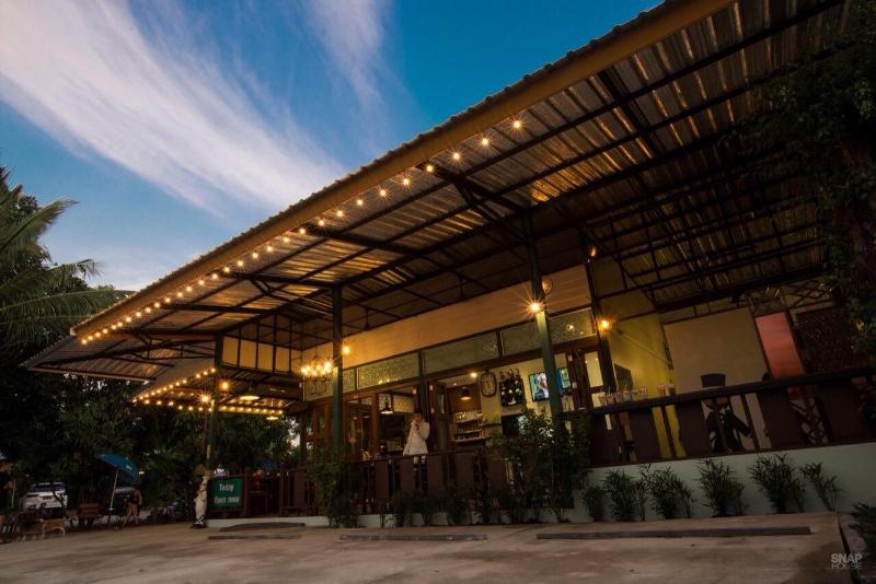 Sunday J Resort & Restaurant