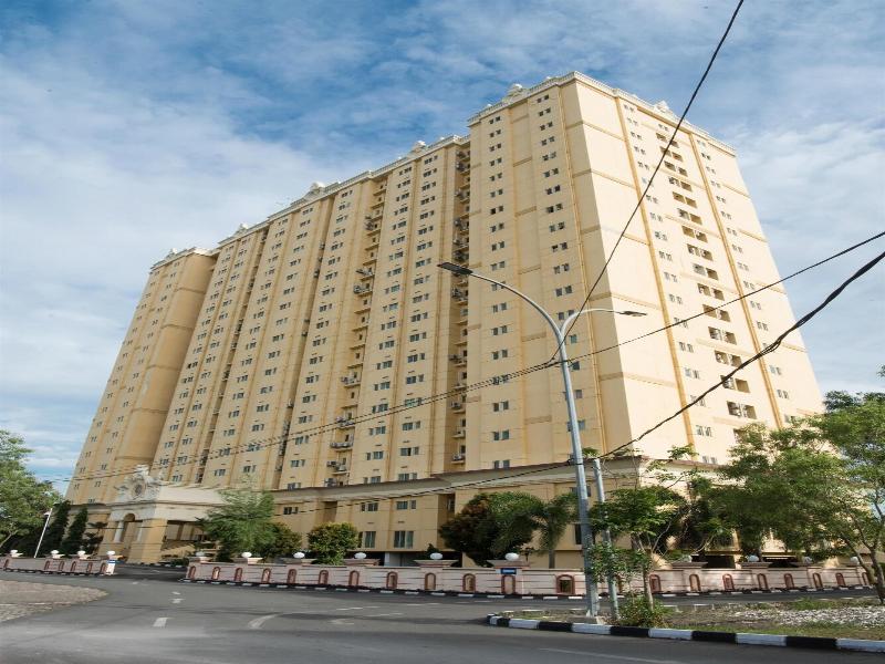 Queen Victoria Apartment Batam image