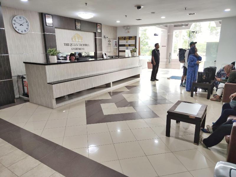 Queen Victoria Apartment Batam image