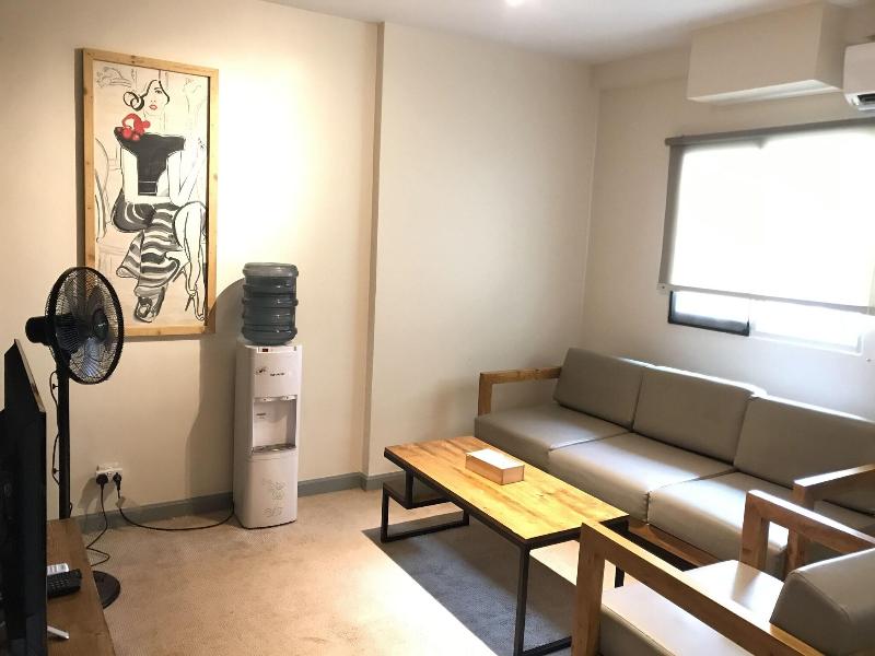 Queen Victoria Apartment Batam image