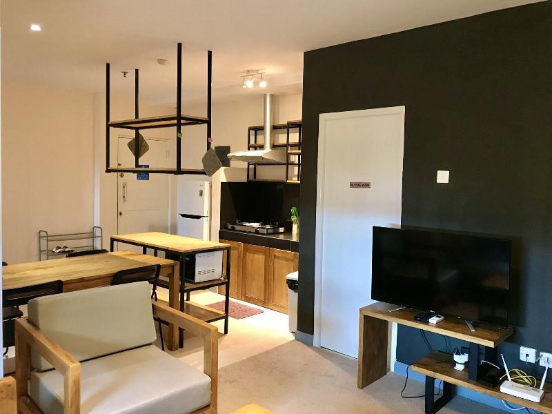 Queen Victoria Apartment Batam image