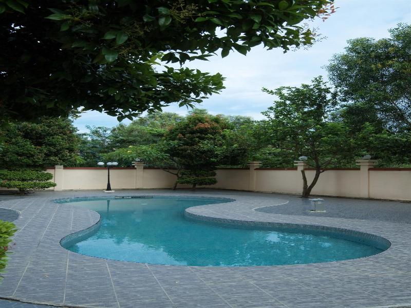 Queen Victoria Apartment Batam image
