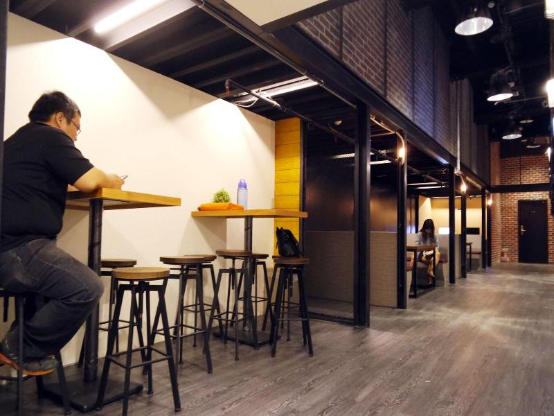 Angels Hostel Taipei Ximen image