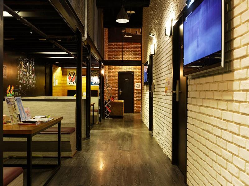 Angels Hostel Taipei Ximen image