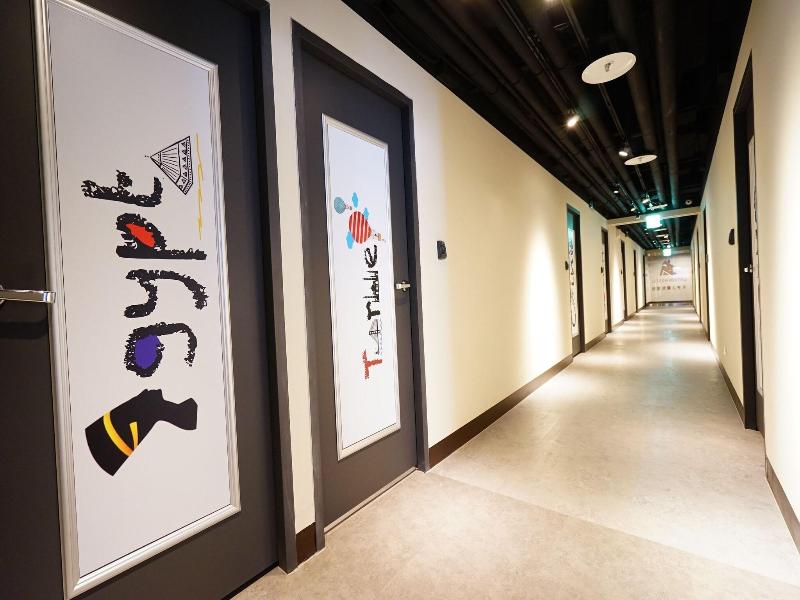 Cavemen Hostel Taipei Station Youth Branch image