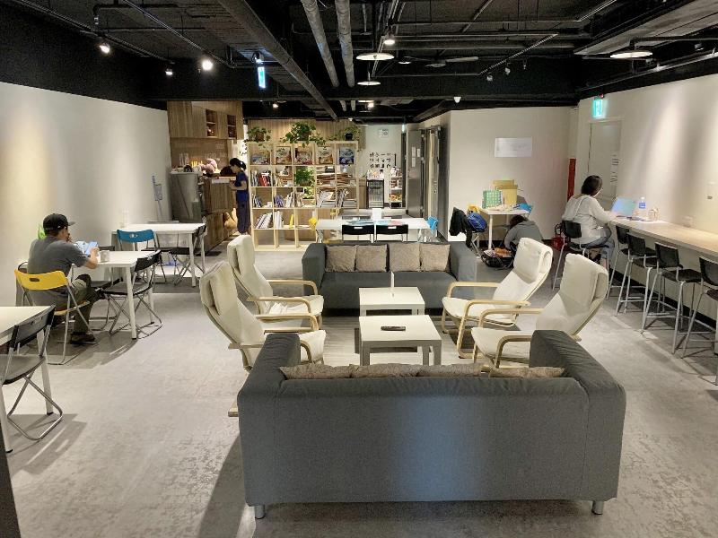 Cavemen Hostel Taipei Station Youth Branch image