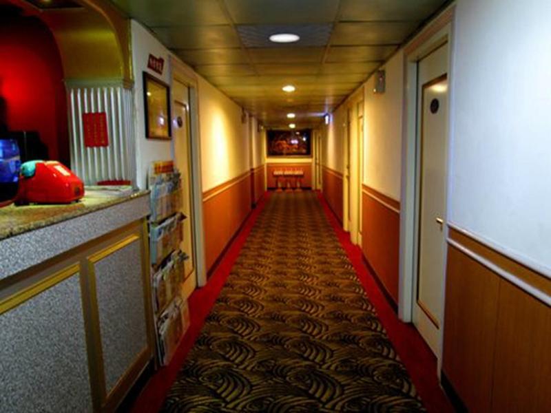One Plus One Hotel image