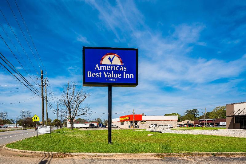 Americas Best Value Inn Montezuma image