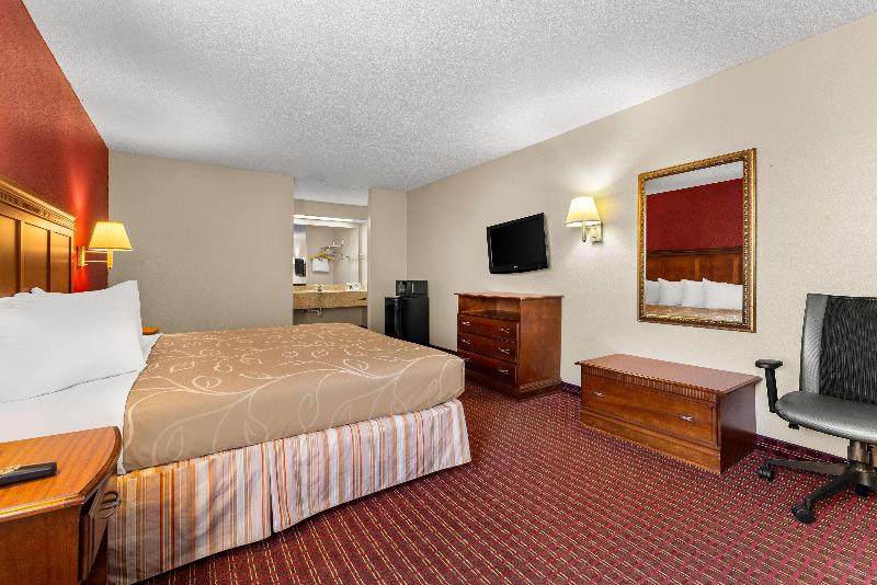 Americas Best Value Inn Montezuma image