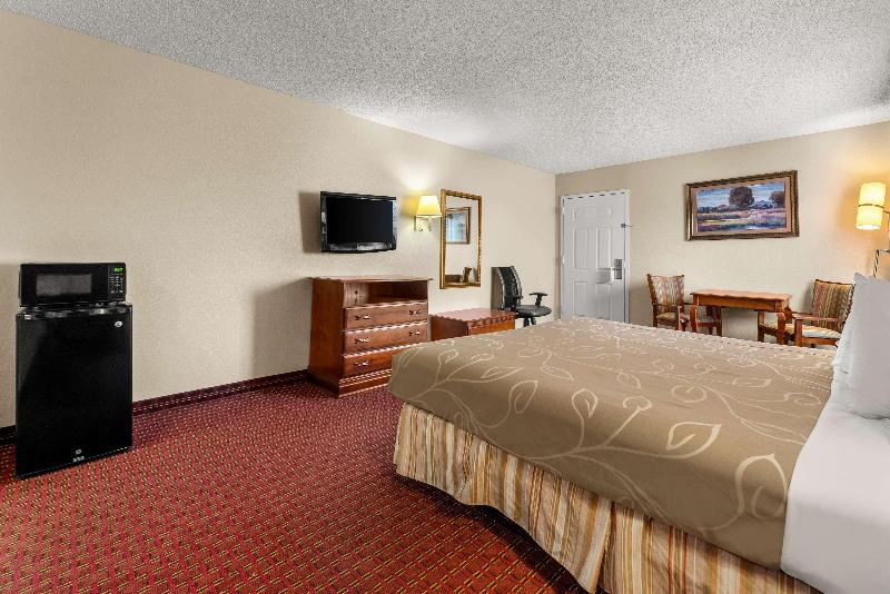 Americas Best Value Inn Montezuma image