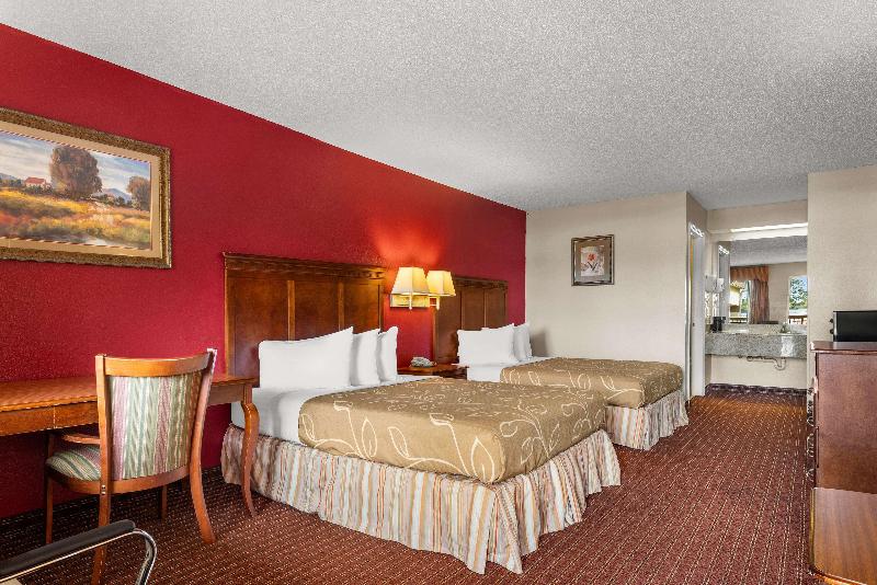 Americas Best Value Inn Montezuma image