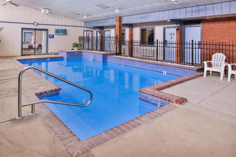 Americas Best Value Inn Ellsworth image