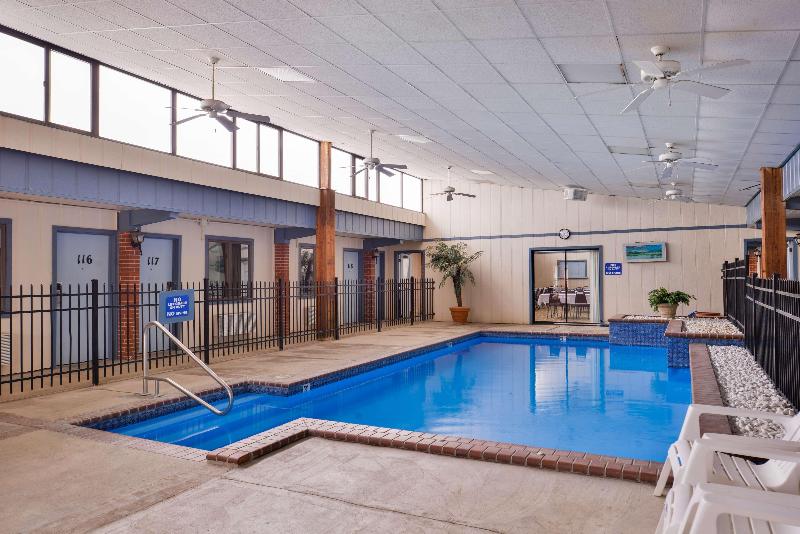 Americas Best Value Inn Ellsworth image