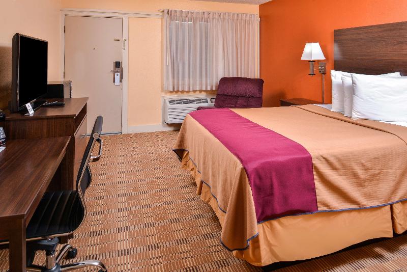 Americas Best Value Inn Ellsworth image 3