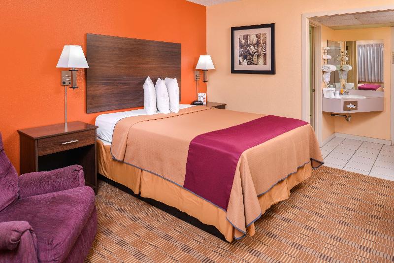 Americas Best Value Inn Ellsworth image 8