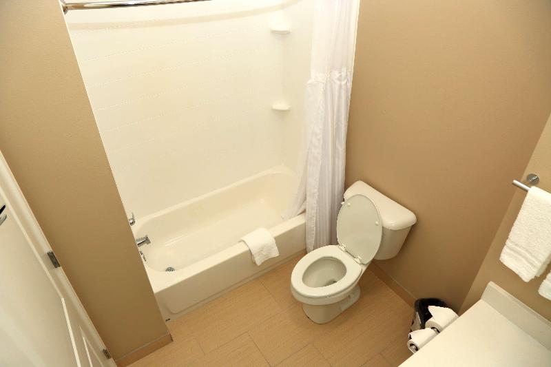 Americas Best Value Inn & Suites Prairieville image