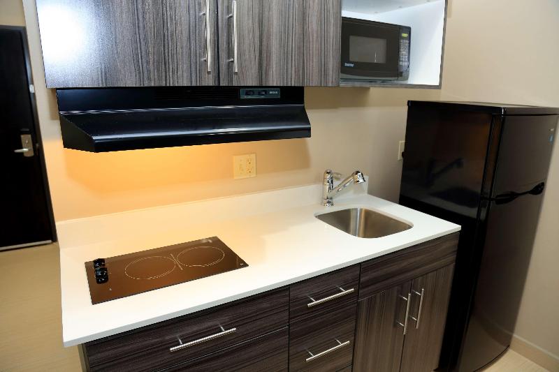 Americas Best Value Inn & Suites Prairieville image