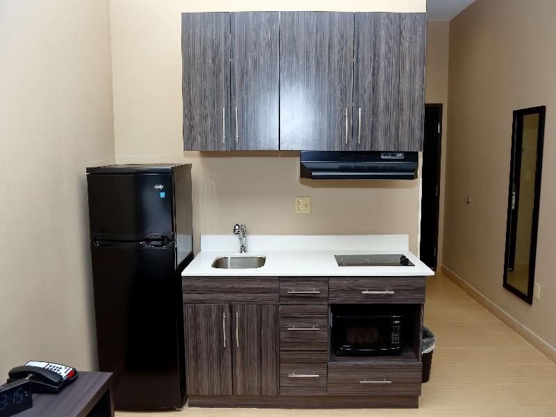 Americas Best Value Inn & Suites Prairieville image
