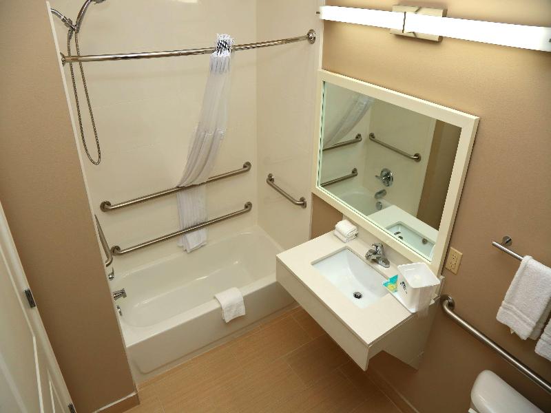 Americas Best Value Inn & Suites Prairieville image